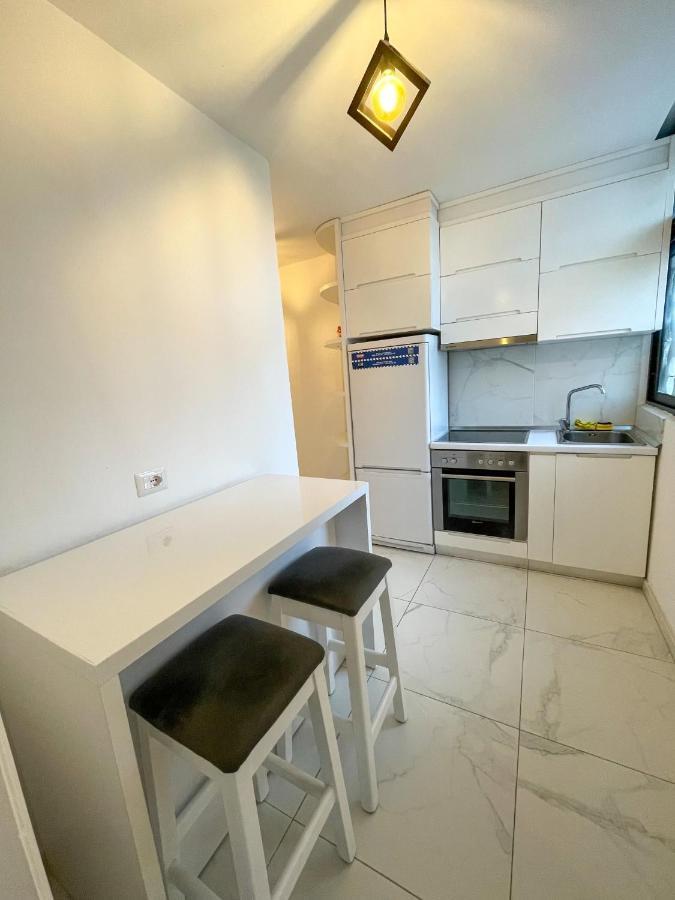 Centre View Apartment Тирана Екстер'єр фото